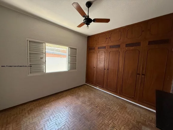 Imagem Casa para Venda em Limeira, Vila Claudia, 3 dormitórios, 1 suíte, 2 banheiros, 4 vagas