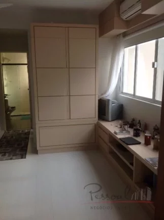 Imagem Cobertura plana, muito espaçosa, posição solar norte. Sala de tv, ampla sala de estar/jantar, ár...