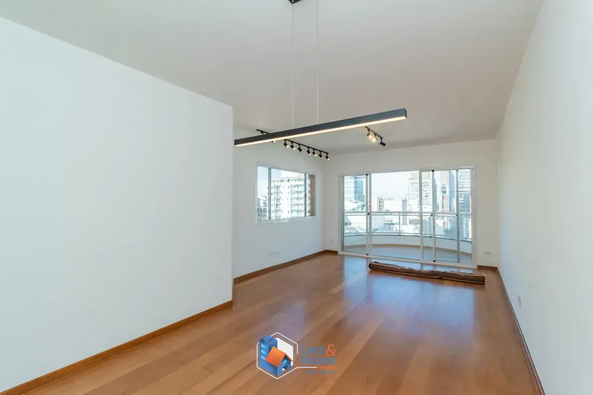 Foto do imóvel Apartamento para venda em Itaim Bibi com 3 quartos, sendo 1 suíte, 123m² em Rua Pedroso Alvarenga