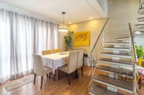Imagem Casa impecável e mobiliada, com 3 niveis, possui 3 dormitórios sendo 1 suíte, 4 banheiros