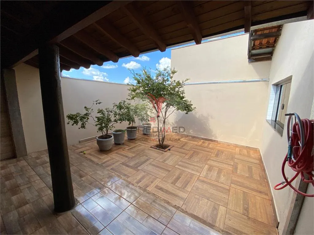 Imagem Casa de 2 quartos, 180m² no bairro Jardim Grajaú, em Lençóis Paulista