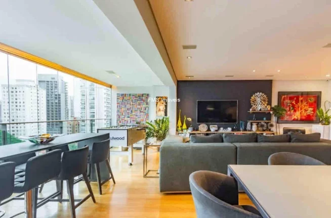 Imagem Apartamento à venda na Vila Nova Conceição, com 2 Quartos sendo 1 Suíte, 2 Salas, 3 Vagas e 160m² de Área