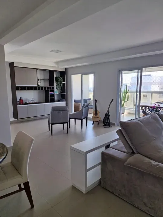 Imagem Apartamento de 167m² Localizado no Condomínio Mont Royal.