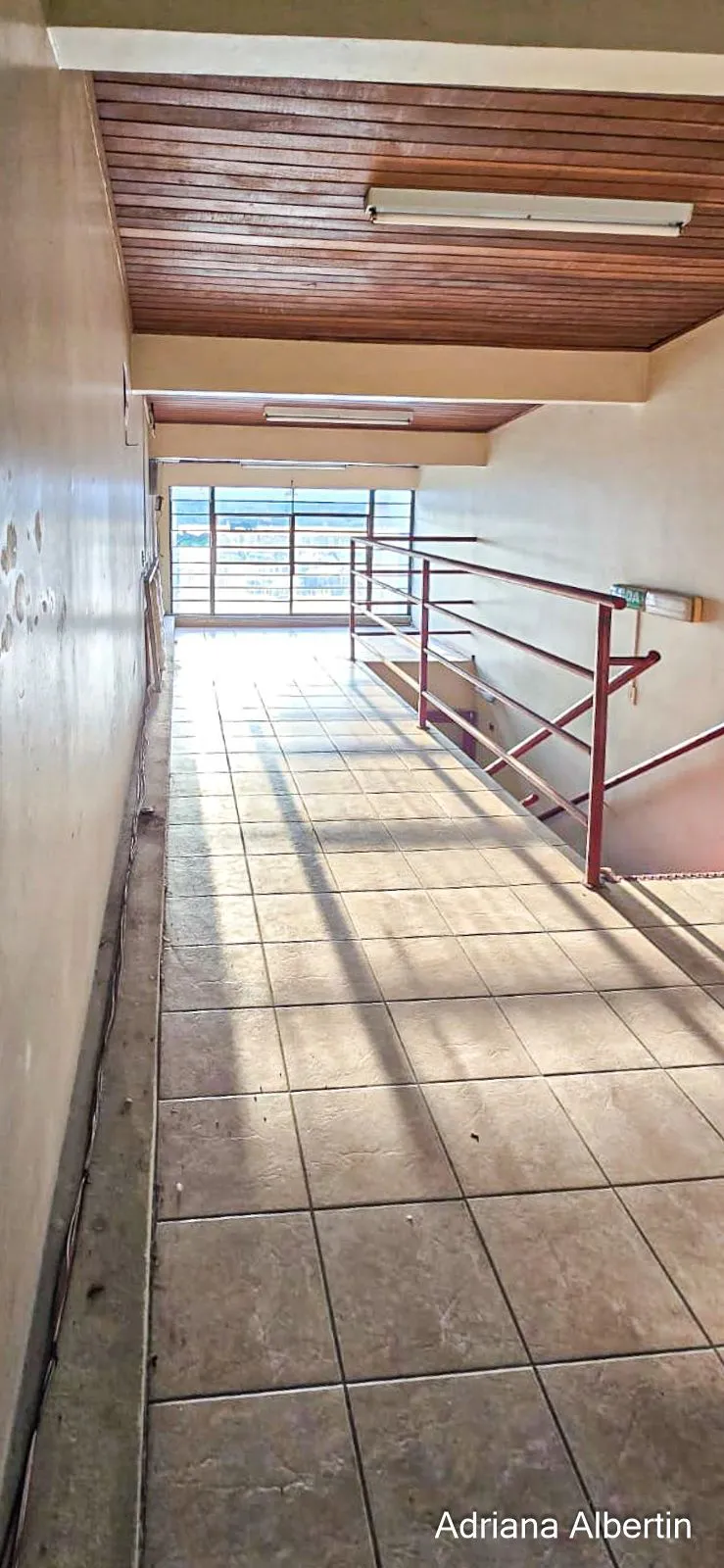 Imagem Prédio comercial com 239m²