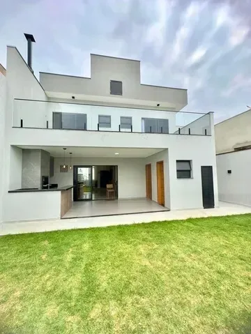 Imagem Casa de Luxo no Condomínio Jardim Europa - Viva o Sonho da Elegância e Conforto