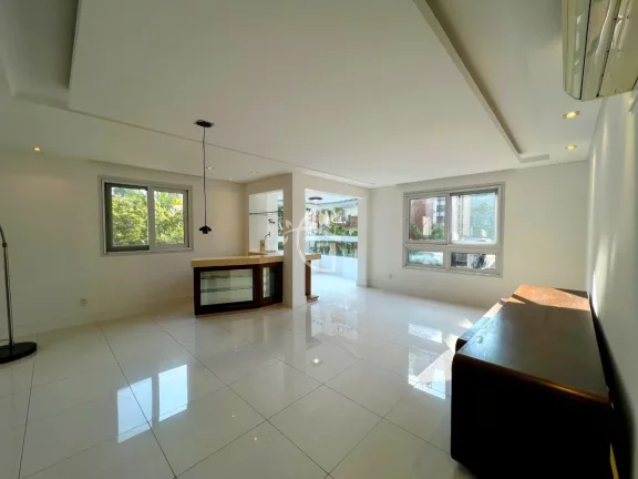 Imagem EXCELENTE APARTAMENTO NO ATIRADORES COM 3 SUÍTES E 3 VAGAS DE GARAGEM