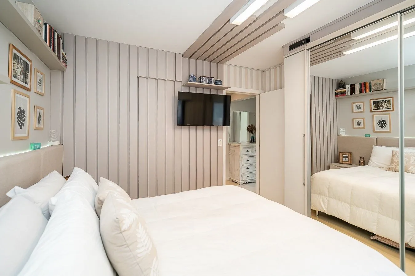Imagem Apartamento de 3 dormitórios com 1 suíte, semimobiliado.