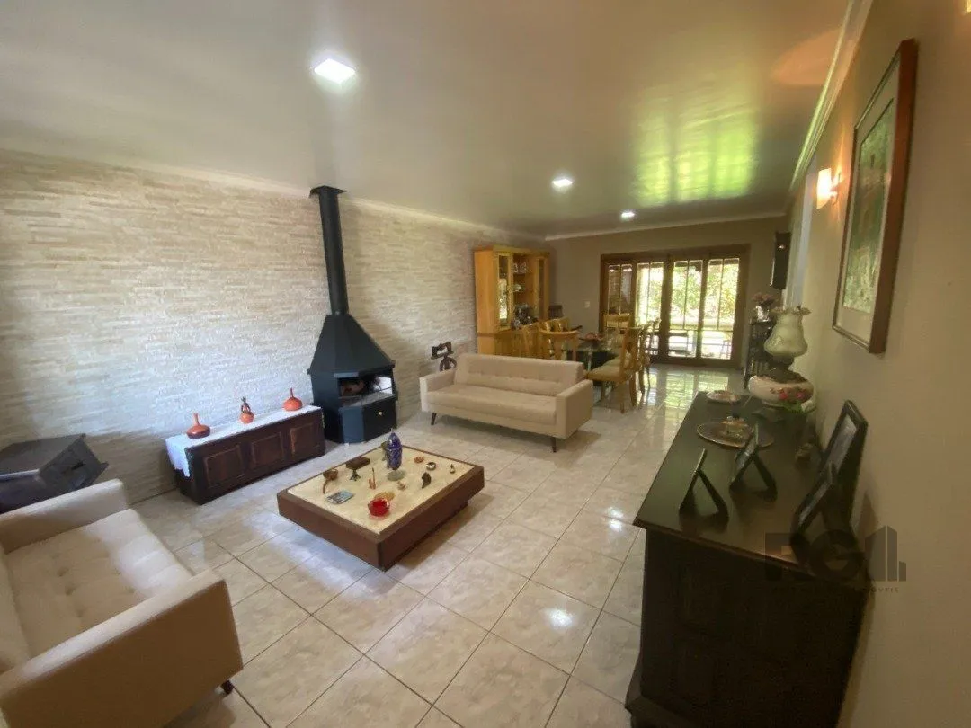 Imagem Casa para Venda - 350m², 4 dormitórios, sendo 4 suites, 4 vagas - Tristeza