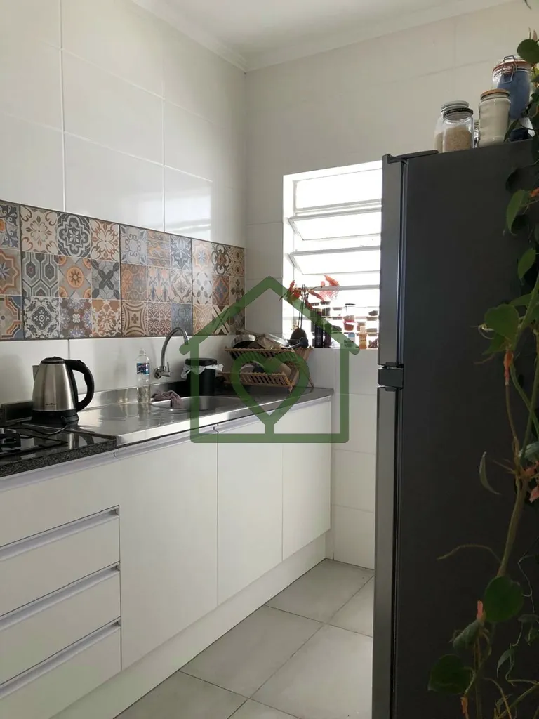Imagem Descubra o seu novo lar no Edifício Becarma, um encantador apartamento localizado na Rua Vasco da G...