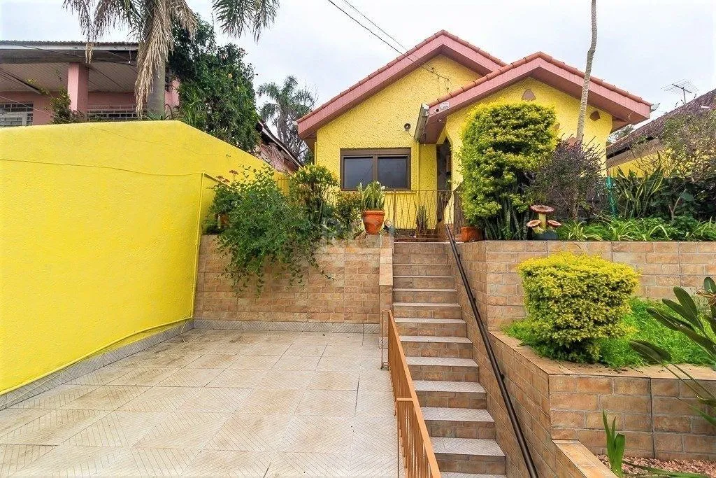 Imagem Casa para Venda - 148m², 2 dormitórios, 1 vaga - Partenon