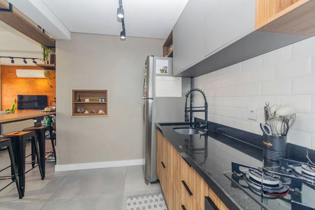 Imagem Apartamento mobiliado com sacada e vaga na Vila Ipiranga