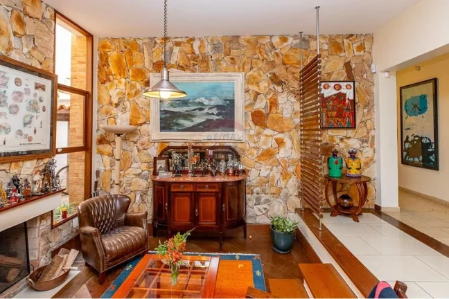 Imagem Casa à venda em Alto de Pinheiros, com 351 m², 4 dormitórios, sendo 2 suítes
