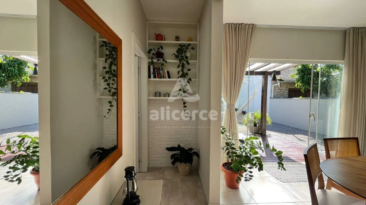 Imagem Casa à venda com 3 quartos , 100m² em Praia de Fora Palhoça