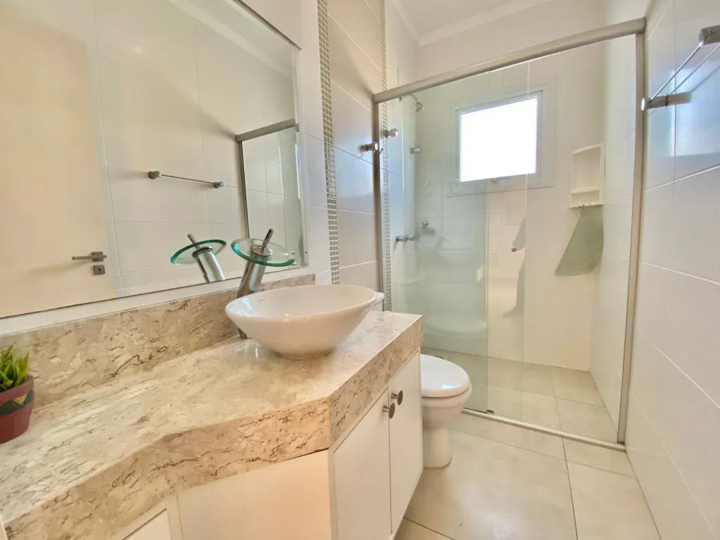 Imagem Casa em Condominio 5 Dormitórios - Bairro Zona Nova