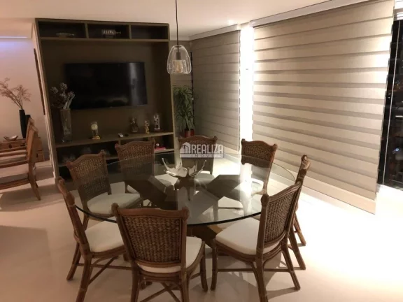 Imagem Apartamento com 4 suítes e área de lazer completa no Condomínio Residencial Çiragan, Uberaba