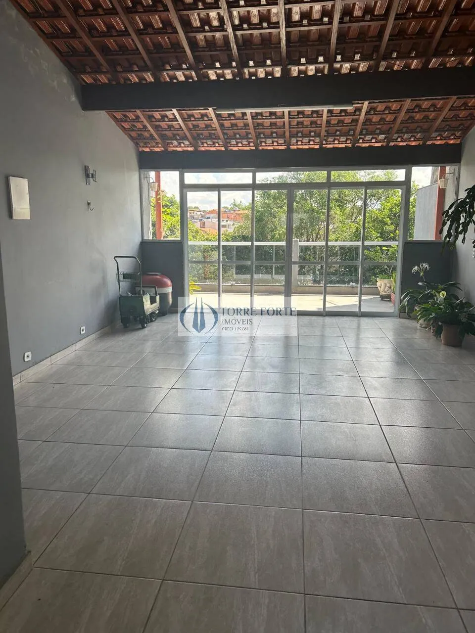 Imagem Sobrado com 3 dormitorios 3 suites 2 vagas de garagem no Parque Savoy City.