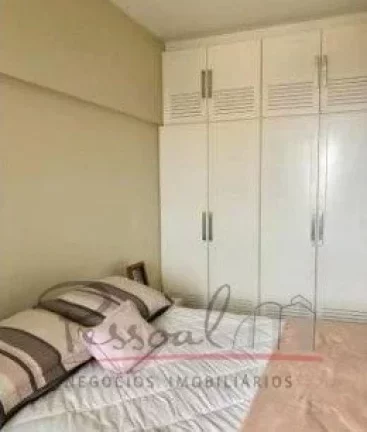 Imagem Apartamento com 3 dormitórios, sendo 1 suíte, banheiro, living com sala de estar e jantar, cozinha...