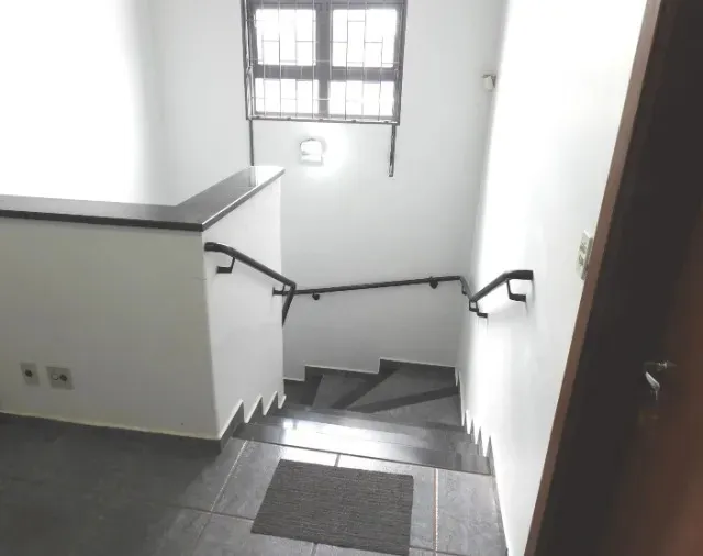Imagem Imóvel Industrial com 2 Galpões