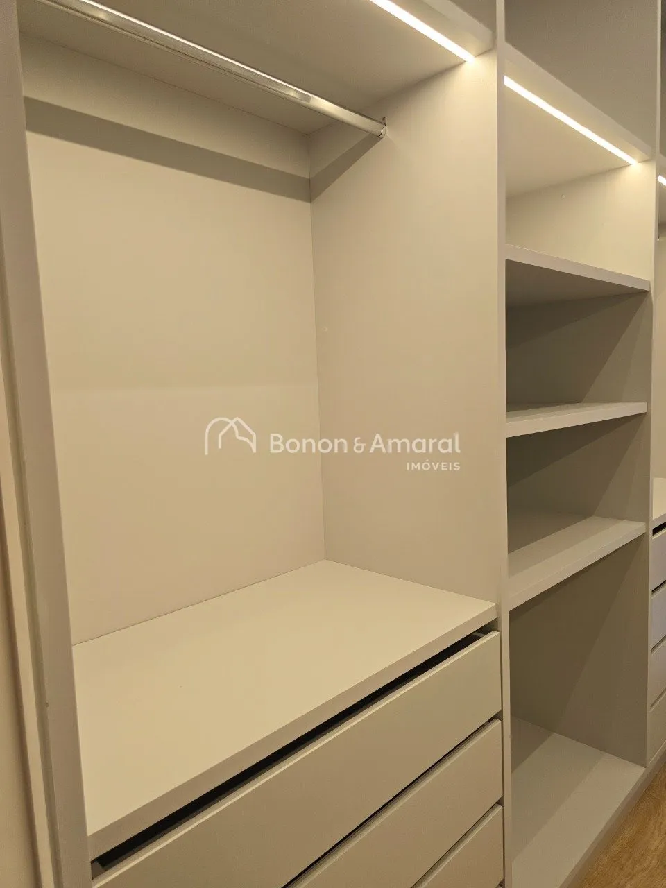 Imagem Casa à venda com 3 quartos ( 3 suítes + escritório) no Condomínio Santorini, Parqur Brasil 500, Paulínia