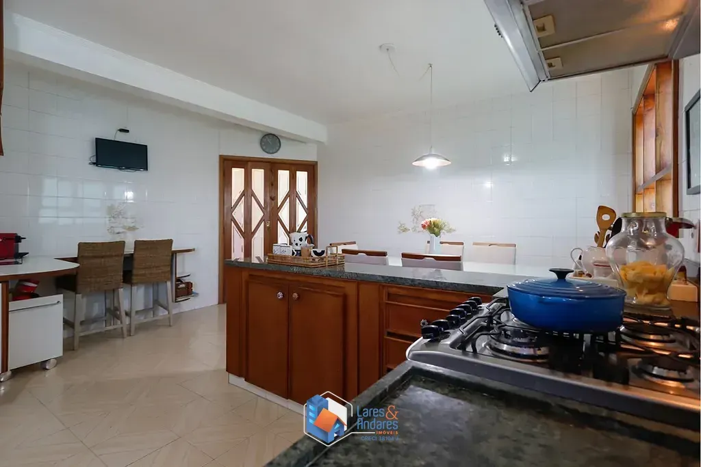 Imagem Casa à venda 3 Quartos 2 Suites 6 Vagas 304M² Chácara Inglesa São Paulo - SP