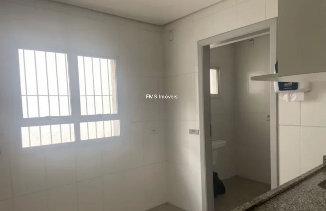 Imagem Loja Comercial de Alto Padrão no Paraíso: 6 Banheiros, 4 Vagas e 455 m² em São Paulo-SP