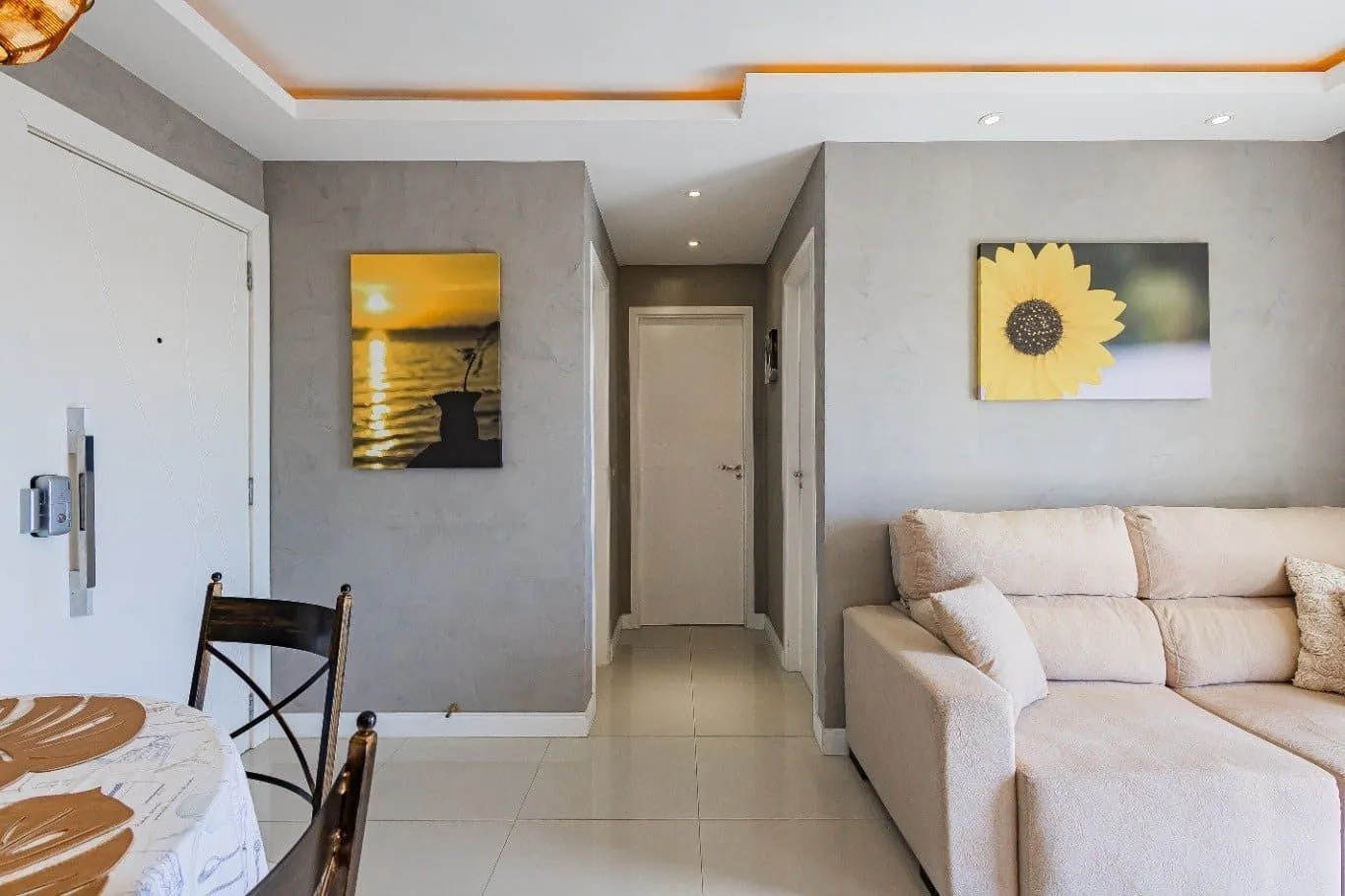 Imagem Apartamento de 2 dormitórios à venda em São Sebastião, Porto Alegre.