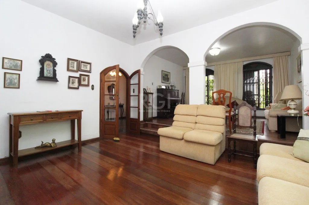 Imagem Casa para Venda - 406.36m², 6 dormitórios, sendo 6 suites, 2 vagas - Chácara das Pedras