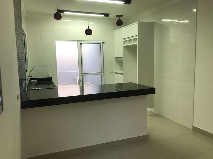 Sobrado com 3 Quartos à Venda, 180 m² em Jardim Das Indústrias - São José Dos Campos