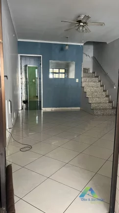 Foto do imóvel Sobrado Padrão com 100m² com 3 dorms, 1 vaga coberta, quintal em localização privilegiada no Sacomã/Zsul