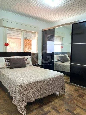 Imagem Casa para Venda - 131.65m², 3 dormitórios, 4 vagas - Parque da Matriz