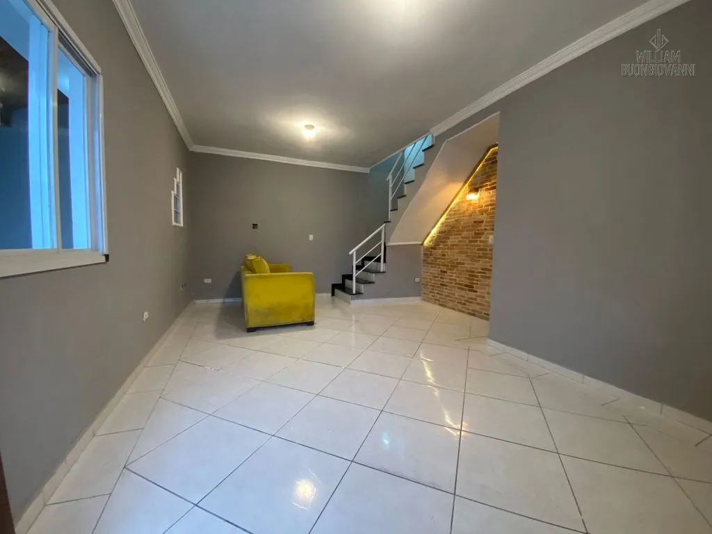 Imagem Vende-se esse Maravilhoso Sobrado com 3 Dormitórios - Bairro Boqueirão