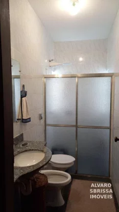 Imagem Casa Espaçosa com 3 Quartos, Suíte, Churrasqueira e Garagem para 4 Carros – Conforto e Praticidade para Sua Família!
