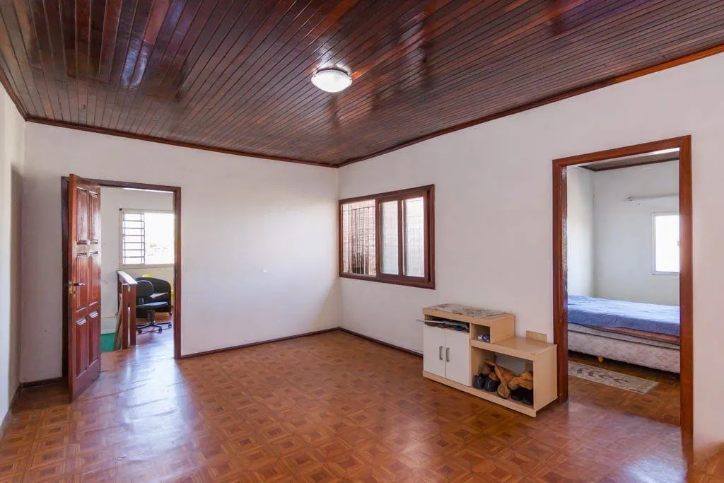 Imagem Casa com 3 quarto e 230m² à venda em Farrapos, Porto Alegre.