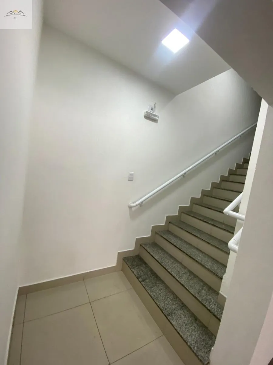 Imagem Galpão Comercial para locação em Osasco Vl. Osasco 300m² + 50m² de Mezanino