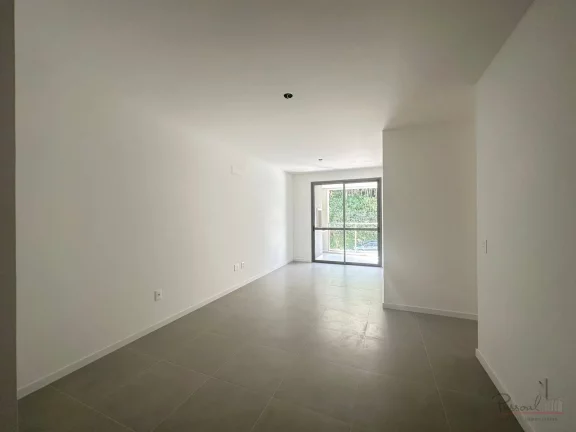 Imagem Apartamento de 2 dormitórios sendo 1 suíte, 1 garagem. Sala de estar e jantar; Sacada com churrasq...