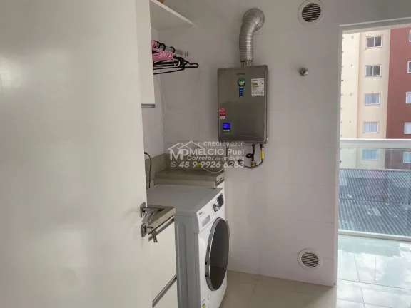 Imagem Vendo Apartamento em Meia Praia Itapema, Residencial La Lumiere, 200 Metros do Mar. Com 4 Suítes, 210m² de área privada. 3 elevadores, 2 garagens.