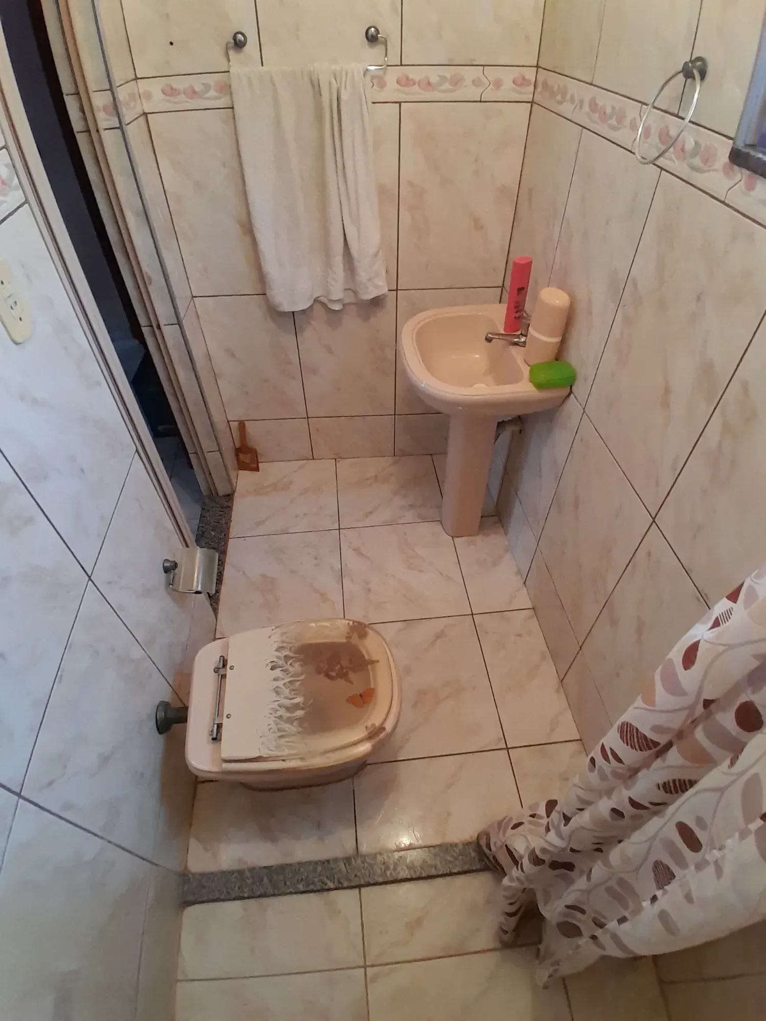Imagem Casa com 2 Quartos à Venda, 150 metros em Bangu - Rio de Janeiro