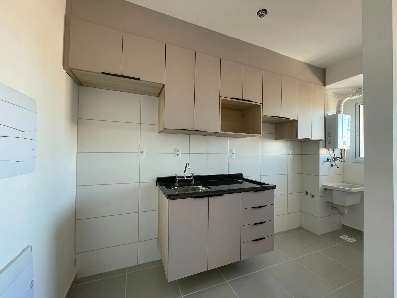 Imagem Excelente apartamento à venda no JJR Hortência, 52m², 2 quartos sendo 1 suíte, varanda gourmet, andar alto, vista da cidade e lazer completo.