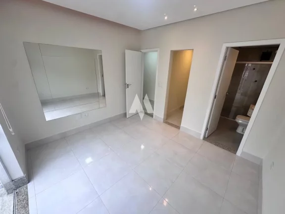 Imagem Casa Tríplex à Venda – Alto Padrão no Bairro Aparecida, Grande oportunidade.....