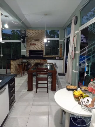 Imagem Vendo Excelente Casa de Alvenaria na Praia do Meio Palhoça SC
