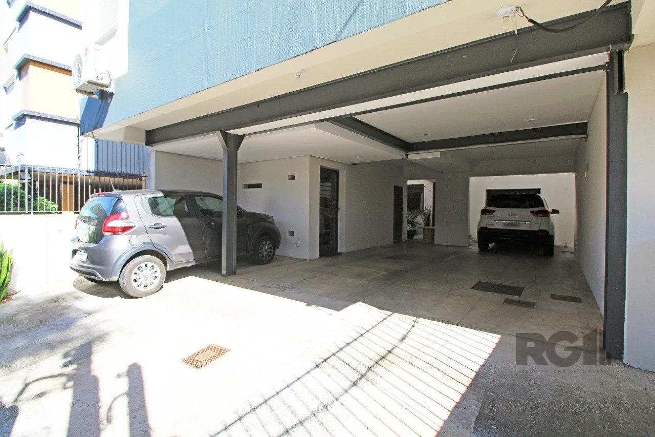 Imagem Apartamento de 2 dormitórios e 1 vaga de garagem no bairro Santana em PoA