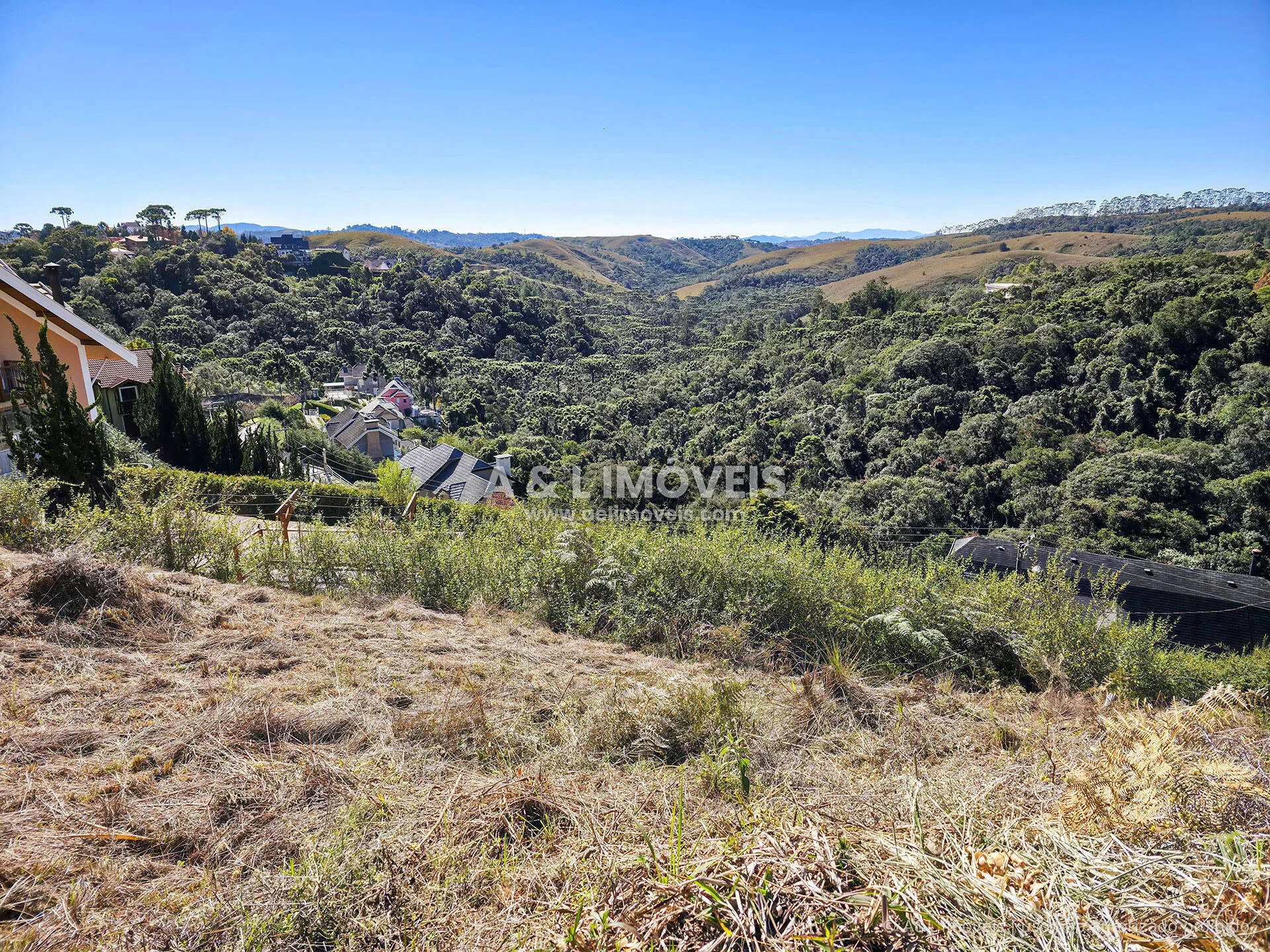 Imagem Terreno no Condomínio Ecológico II com 1.004,01 m², aclive e vista