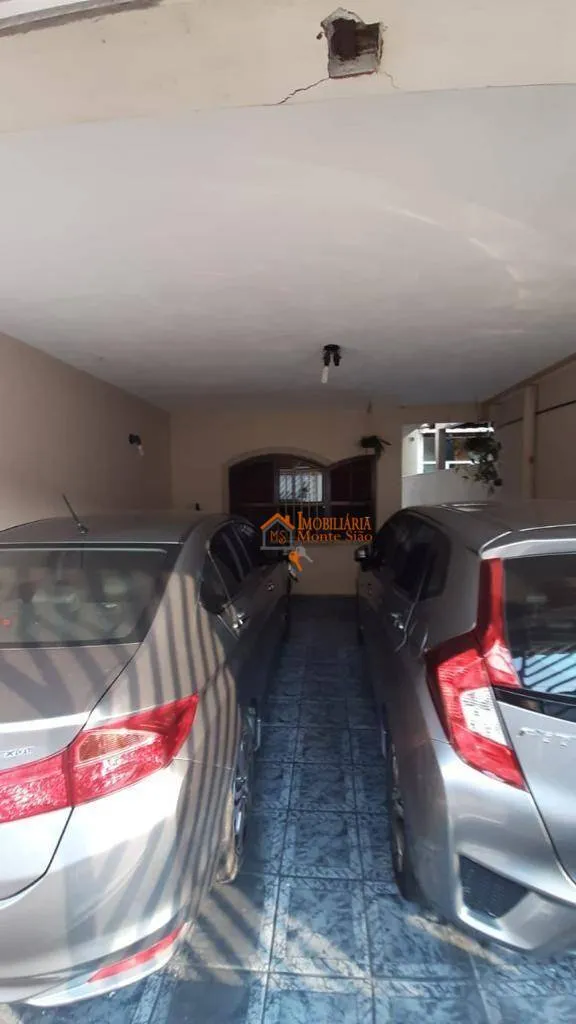 Imagem Sobrado com 6 dormitórios à venda, 257 m² por R$ 720.000,00 - Jardim Santa Clara - Guarulhos/SP