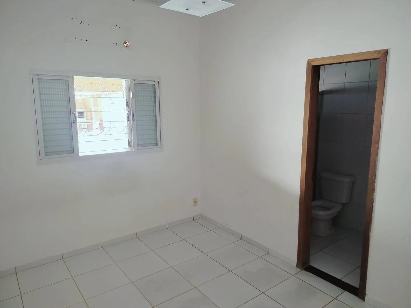 Imagem Casa com 4 quartos Bairro Santa Cruz ll