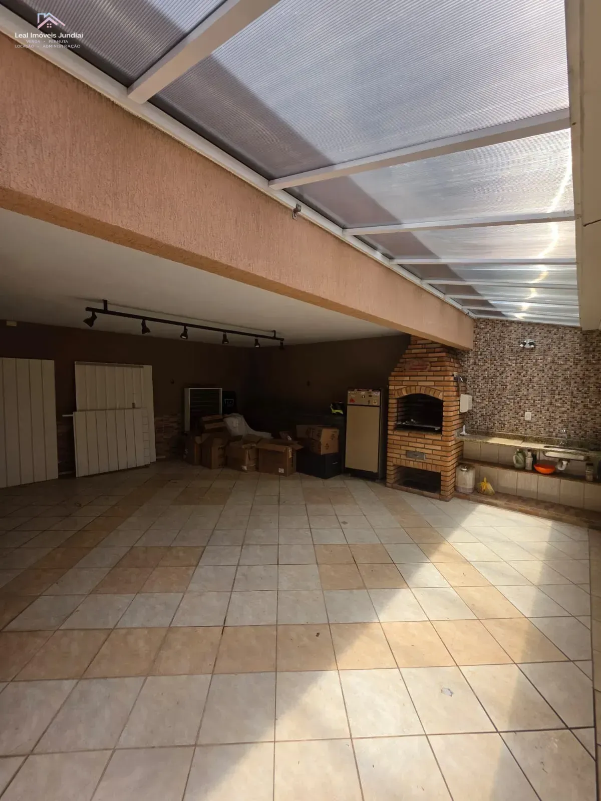 Imagem Casa à venda - Área útil 150 m2 com 2 dormitórios sendo 1 súíte - 2 vagas - Excelente Oportunidade d