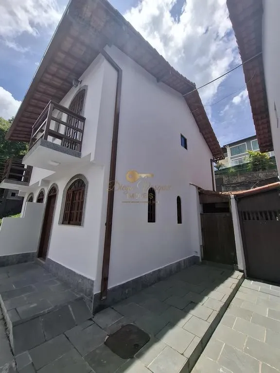 Imagem Casa em Condomínio para Venda em Teresópolis / RJ no bairro Artistas
