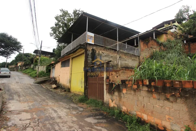Imagem Casa e Galpão no 1º de Outubro, Ibirité/MG