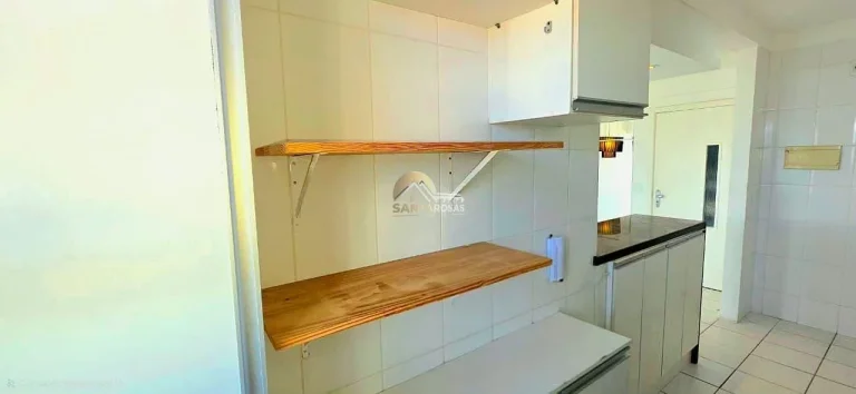 Imagem Vendo apartamento andar alto, 70m², 2 quartos com 1 suíte, varanda com fechamento Reiki e vista mar
