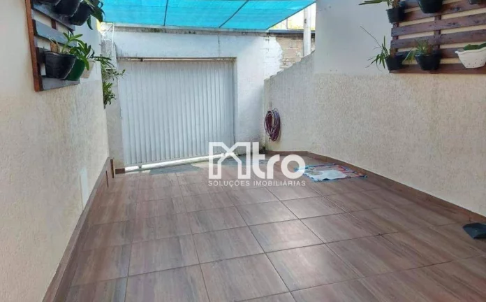 Imagem Casa com 5 dormitórios à venda, 266 m² por R$ 600.000,00 - Santa Rita - Guaratinguetá/SP