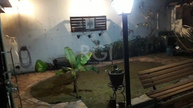 Imagem Casa para Venda - 144m², 3 dormitórios, sendo 2 suites, 4 vagas - São João